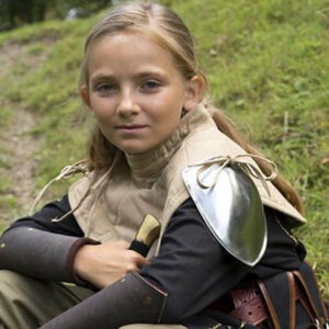 Stoffkragen mit Metallschulterschtz