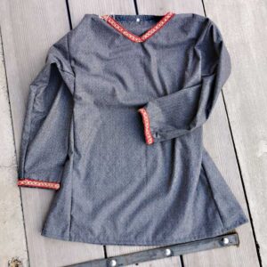 Tunika mit Brettchen Borde