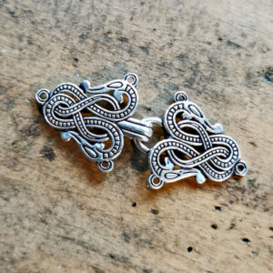 Gewandschliesse Urnesstil Bronze oder Verslibert