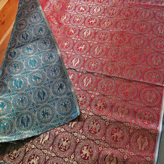 Seide Lowe und Raubvogel Motiv - Image 3