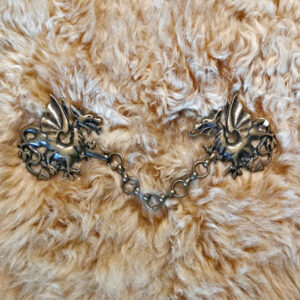 Drachen Fell oder Umhangschliesse