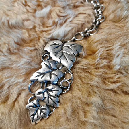 Blatt Fell oder Umhangschliesse - Image 2