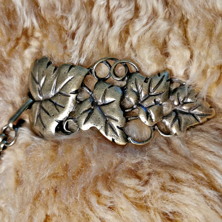 Blatt Fell oder Umhangschliesse - Image 7