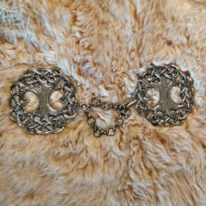 Lebensbaum Fell oder Umhangschliesse