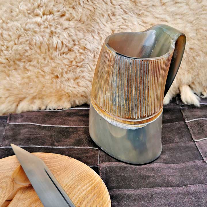 Horn Becher Abenteurer