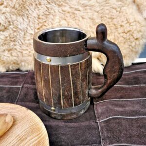 Holzbecher mit flachem Band