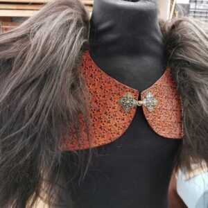 Frag nach welchs Hand Made Schulterfell wir gerade an Lager Haben